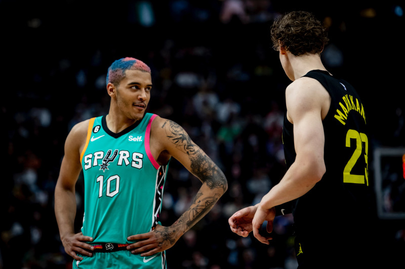 Les Spurs dominent le Jazz avec une performance éclatante de Victor Wembanyama
