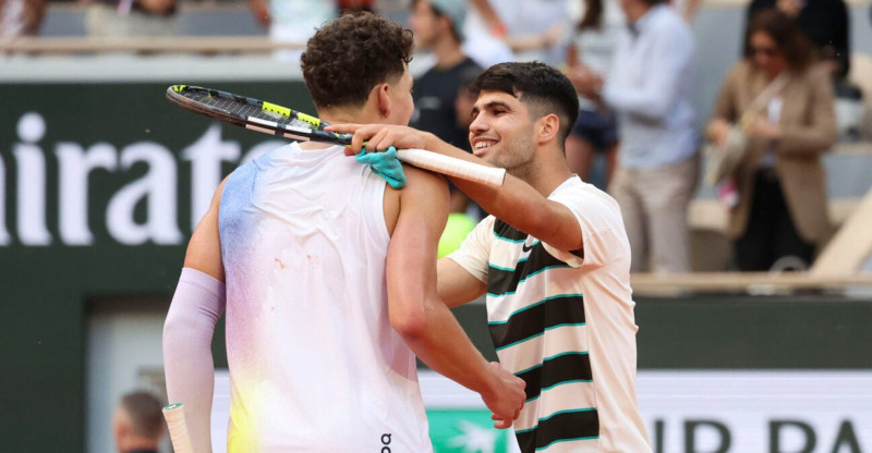 Alcaraz-Shelton : Duel Explosif à Roland-Garros, Alcaraz File en Quarts