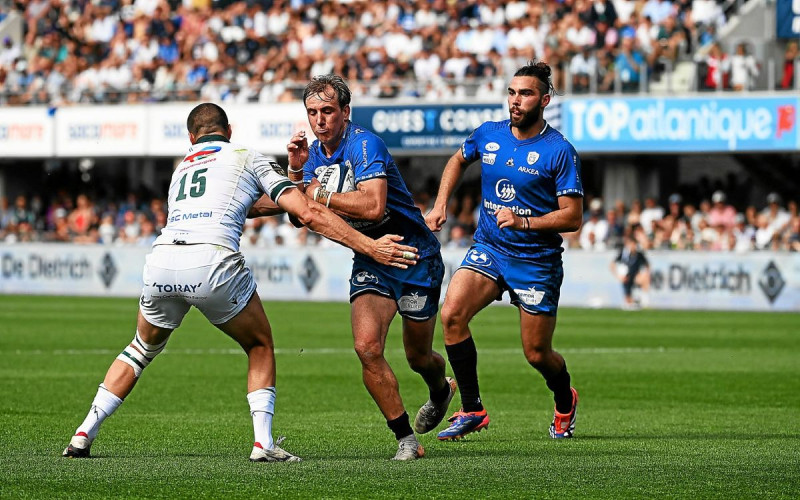Bordeaux-Bègles surclasse Vannes et file en demi-finales du Top 14 : Vannes relégué en Pro D2