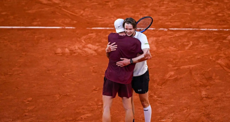 Bublik crée la sensation à Roland-Garros : premier quart de finale après avoir éliminé Draper !
