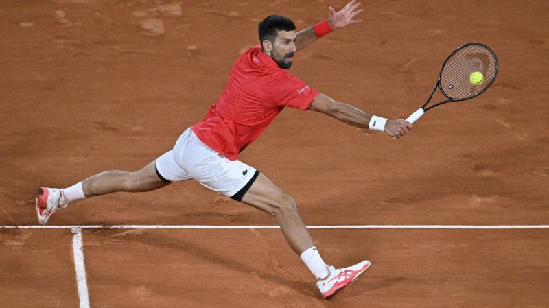Djokovic renverse Zverev et rejoint Sinner en demi-finale de Roland-Garros