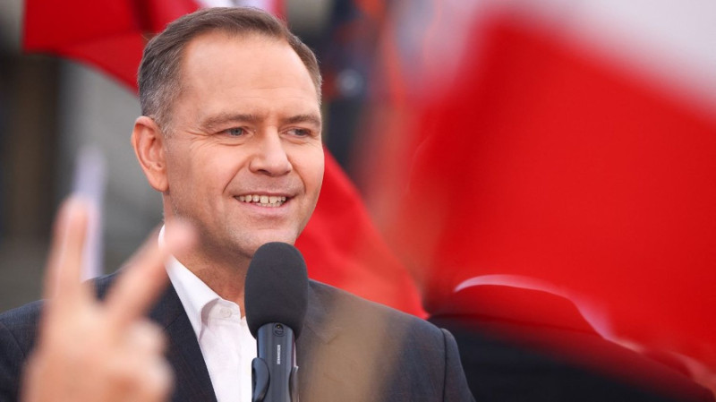 Élection présidentielle en Pologne : Karol Nawrocki l’emporte de justesse face à Trzaskowski