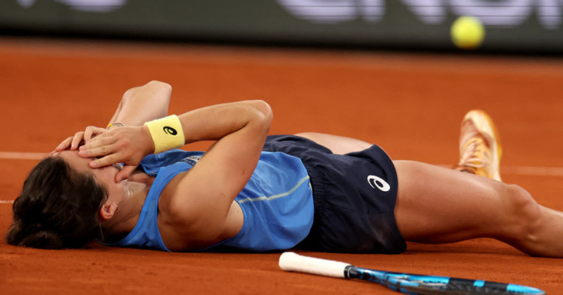 Exploit de Loïs Boisson : la 361e mondiale élimine Andreeva et entre dans l’histoire à Roland-Garros