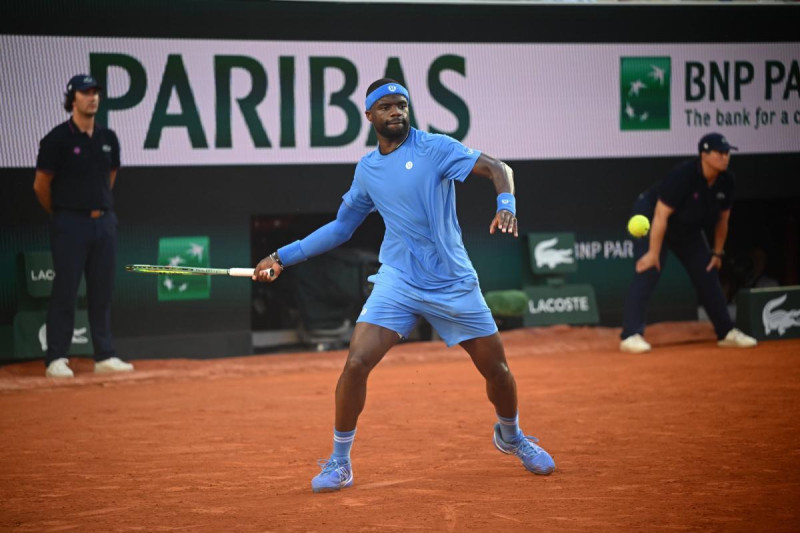 Frances Tiafoe dompte Daniel Altmaier et s’offre un quart historique à Roland-Garros