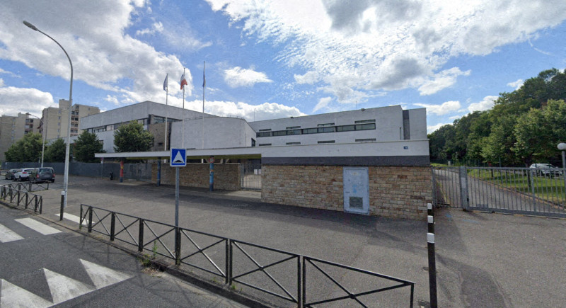 Nogent (Haute-Marne) : une surveillante tuée au couteau par un collégien, vive émotion au collège Dolto