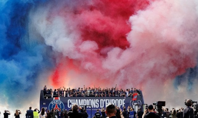 PSG : Cérémonie émouvante au Parc des Princes, le maillot étoilé fait sensation