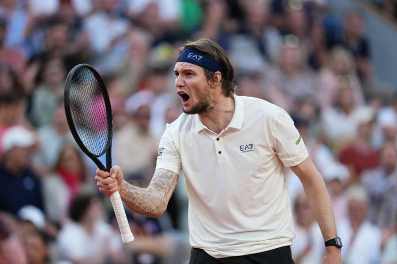 Sensation à Roland-Garros : Alexander Bublik fait tomber Jack Draper et entre dans l’histoire