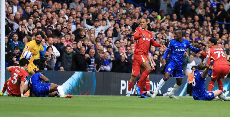Chelsea triomphe de Liverpool : un but tardif propulse les Blues vers le haut de tableau