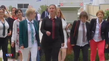 Clémentine Autain fustige le retour de la "prime Macron" face à la crise budgétaire