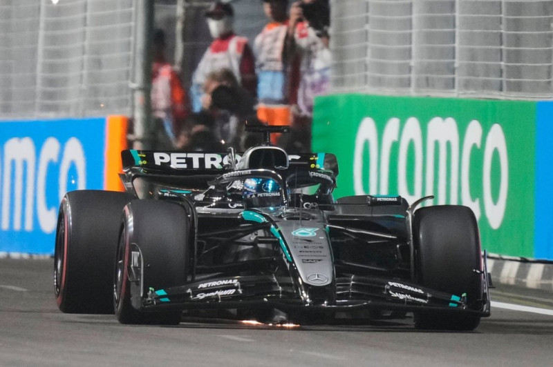 George Russell domine le GP de Singapour 2025, McLaren sacrée