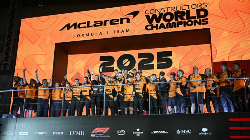 George Russell triomphe à Singapour, McLaren couronné champion constructeurs en F1
