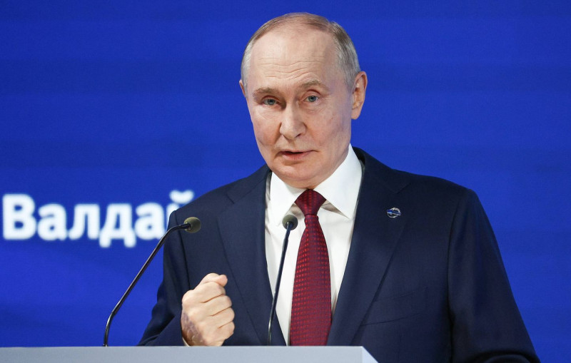 Guerre en Ukraine : Poutine durcit le ton face aux pressions européennes