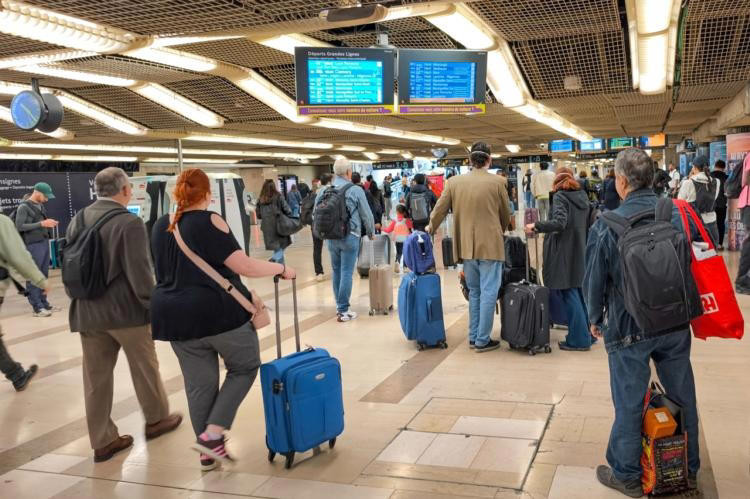 Incendie à Maisons-Alfort : perturbations massives sur le RER D et à Gare de Lyon