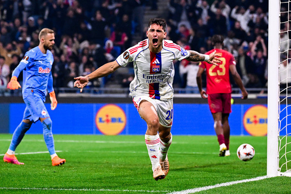 Lyon s'impose 2-0 face à Salzburg et brille en Ligue Europa