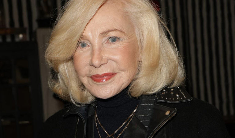 Michèle Torr brise le silence sur sa relation controversée dans "La Boîte à Secrets"