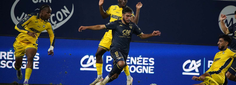 Pau FC-Clermont : un duel tendu en Ligue 2 qui laisse des traces