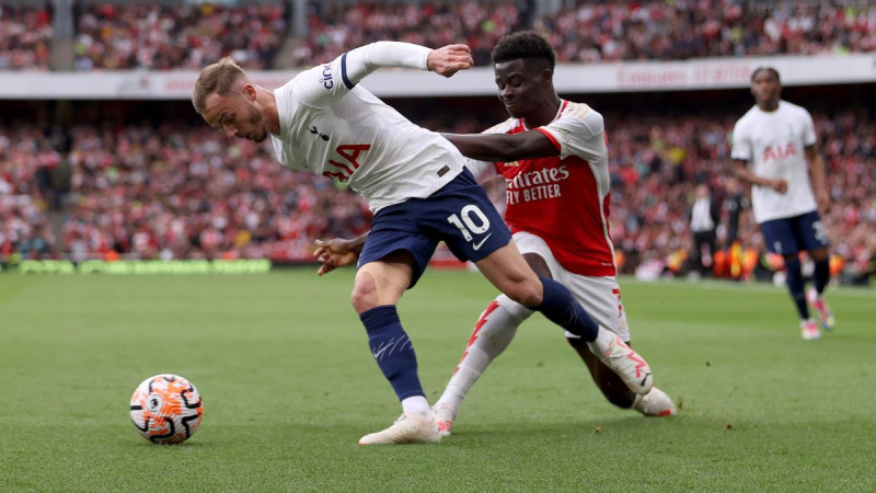 Premier League : Arsenal et United dominent, Tottenham bute à Leeds