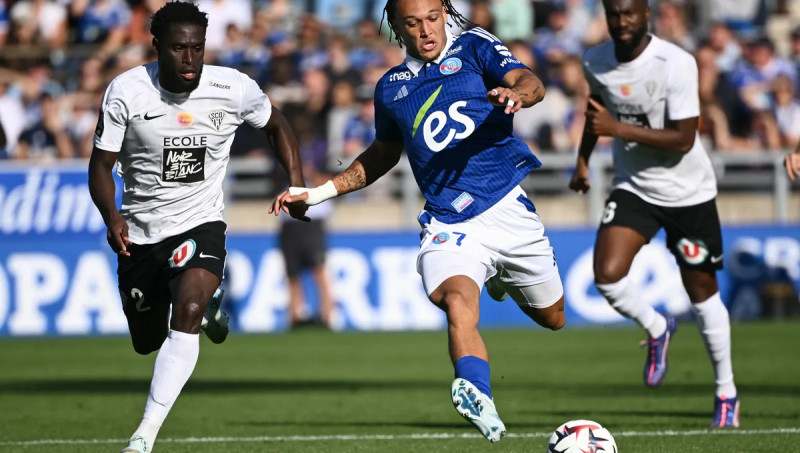 Strasbourg humilie Angers et s'installe sur le podium de Ligue 1