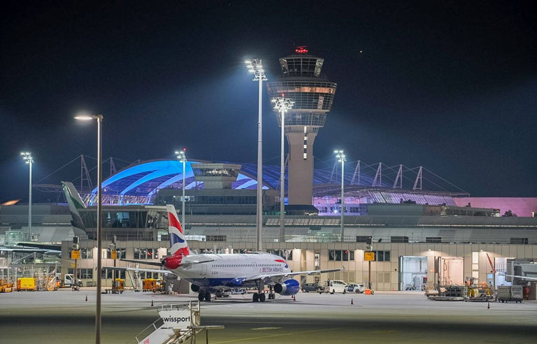 Survol de drones à Munich : l'aéroport paralysé une nuit entière