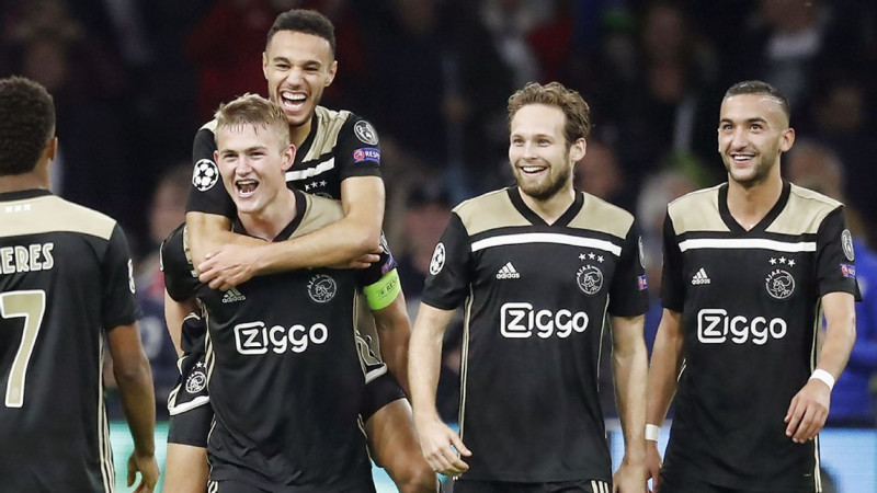 Ajax Amsterdam's Defeat: Benfica Secures Crucial Victory in Champions League
