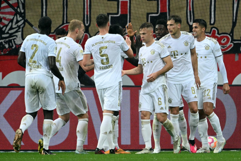 Bayern Munich Dominates Freiburg in Thrilling 6-2 Victory