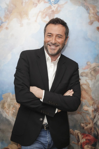 Bernard Montiel : Une Carrière Étoilée entre Télévision, Cinéma et Radio