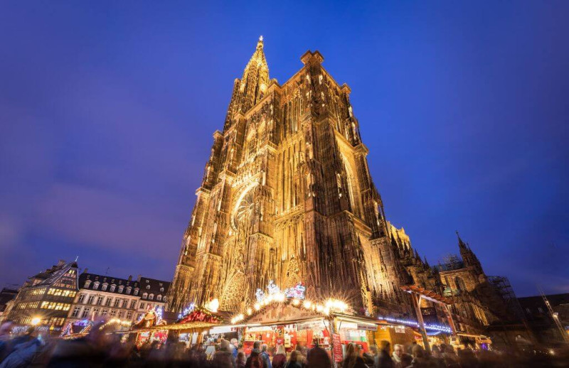 Le Marché de Noël de Strasbourg 2025 : Une Plongée dans la Magie des Fêtes
