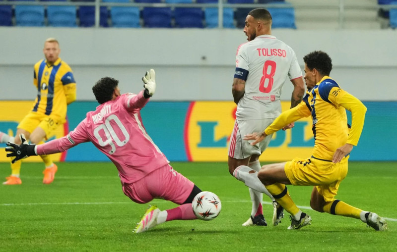 L'Olympique Lyonnais Brille en Ligue Europa: Un Carton de 6-0 face au Maccabi Tel-Aviv