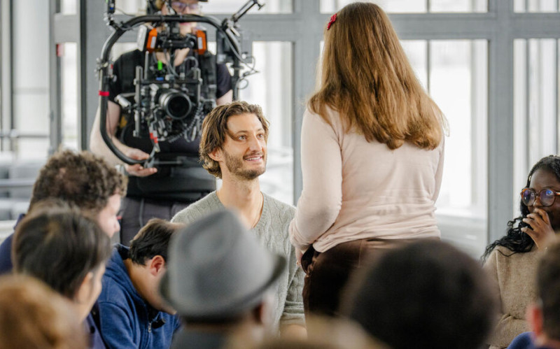 Pierre Niney: Un Échange Intense et Joyeux avec les Rencontres du Papotin