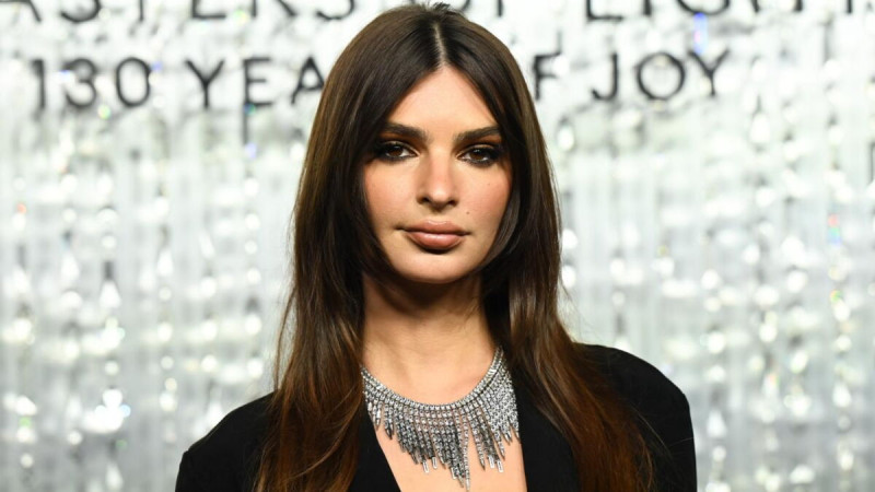 Romain Gavras, Emily Ratajkowski et Dua Lipa: Les Nouvelles Tendances de la Culture Pop