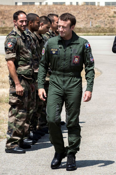 Macron Instaure un Nouveau Service Militaire Volontaire : Une Réponse aux Défis Actuels