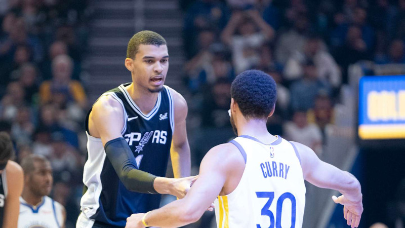 San Antonio Spurs et Golden State Warriors s'affrontent dans un match crucial de NBA