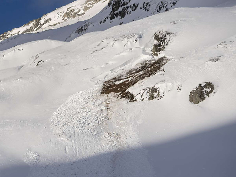 Dramatique Avalanche à La Plagne : Deux Morts et Plusieurs Blessés