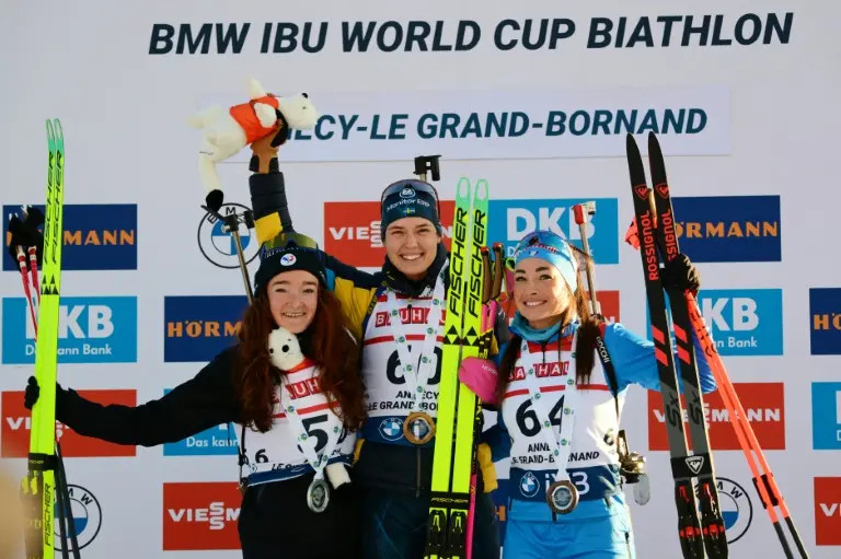 Lou Jeanmonnot au cœur de la compétition féminine de biathlon