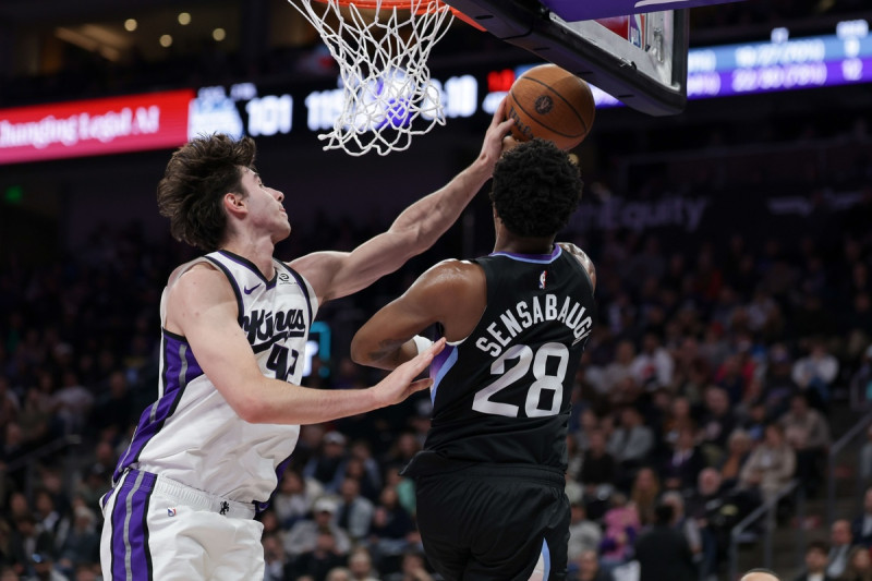 Les Kings de Sacramento triomphent des Mavericks grâce à Russell Westbrook et Maxime Raynaud