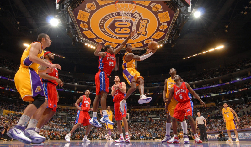 Les Lakers de LeBron James s'inclinent face aux Pistons dans un match à oublier