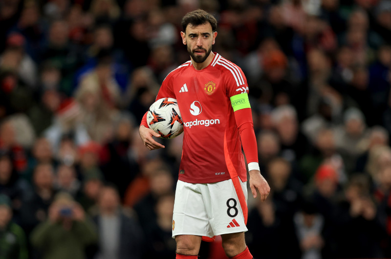 Manchester United's Struggle, The Potential of Bruno Fernandes, and the Challenge with Wolverhampton