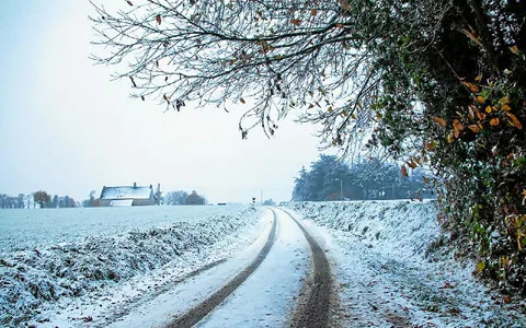 Les Intempéries de Neige en Bretagne et Loire-Atlantique : Un Hiver 2025 Inoubliable