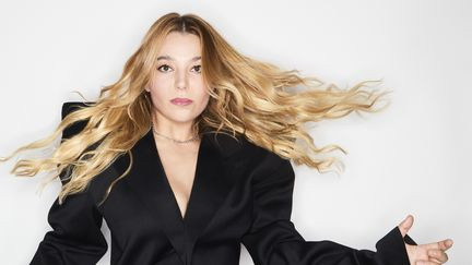 Santa, la Chanteuse Marraine du Téléthon 2025