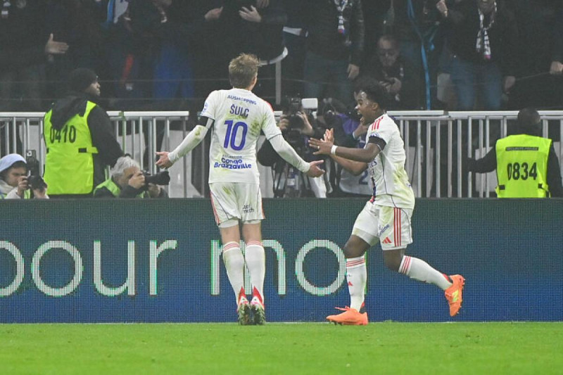 L'Olympique Lyonnais remporte une victoire intense face au Stade Brestois