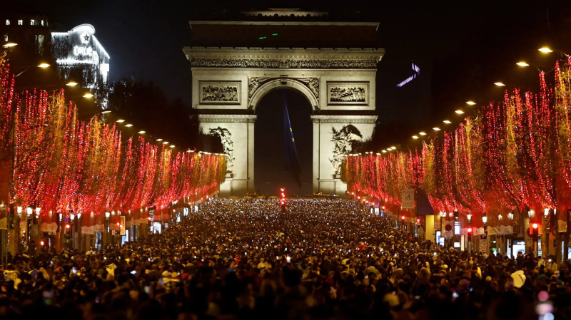 Décompte du Nouvel An 2026 : L'Arc de Triomphe, Épicentre de la Fête à Paris