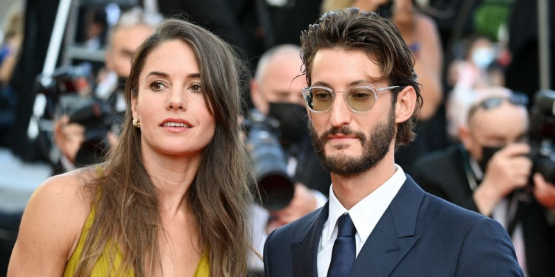 Pierre Niney et Natasha Andrews : une histoire d'amour et de complicité