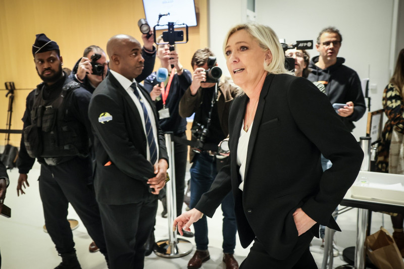 Marine Le Pen au tribunal : un procès crucial pour ses ambitions présidentielles