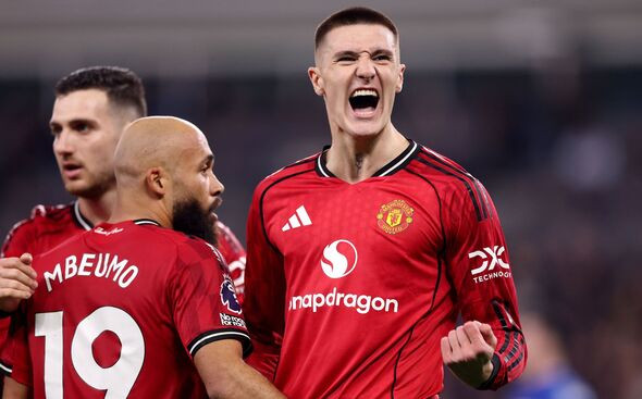 Everton vs. Manchester United: A Tense Premier League Battle