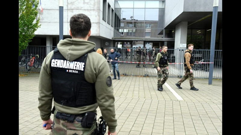 Drame à Sanary-sur-Mer : Une Professeure Poignardée par un Élève