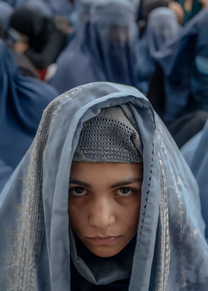 L'Afghanistan sous le règne des Talibans : Un regard approfondi avec Solène Chalvon-Fioriti