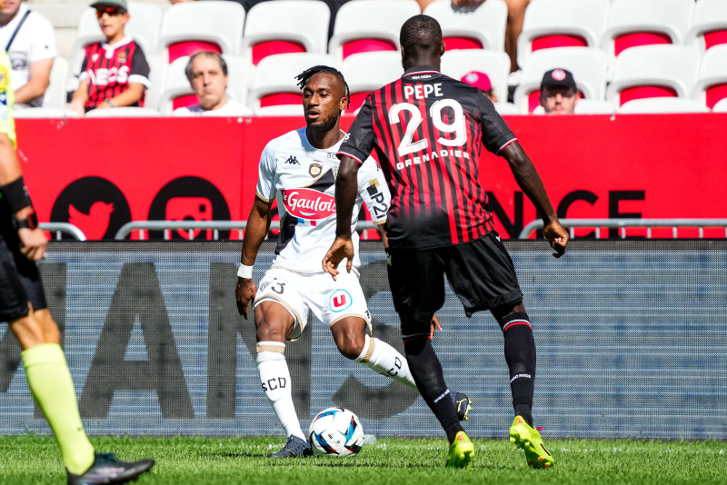 Angers à Nice : Comparaison des Modes de Transport pour un Voyage sans Stress