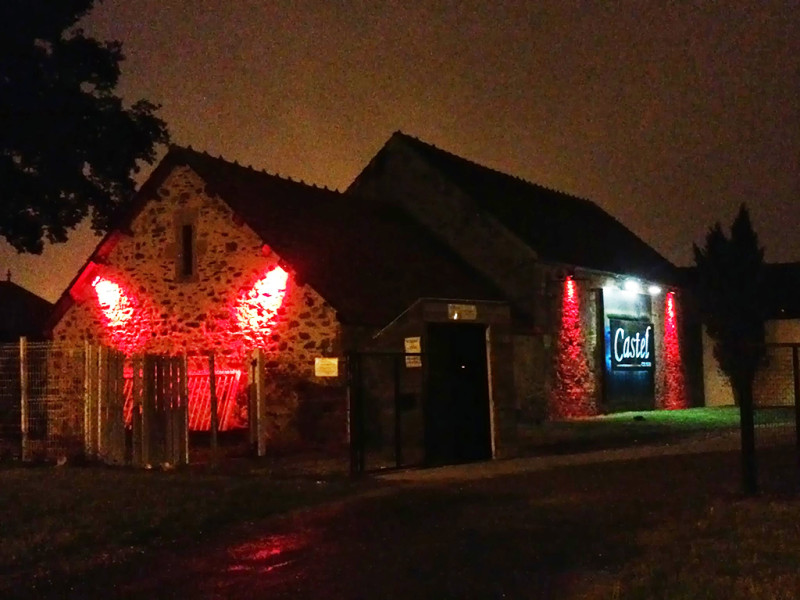 Incendie dévastateur au Castel de La Roche-sur-Yon: Les détails de l'intervention