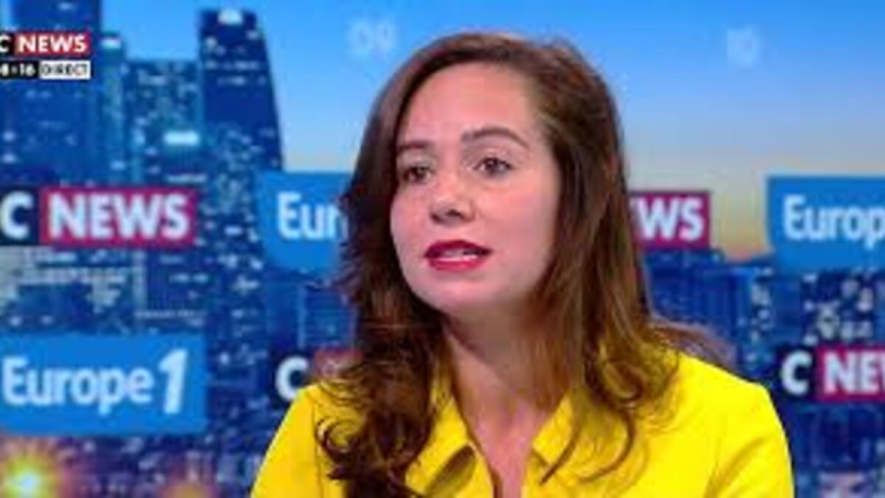 Cindy Knafo : La Photographe Qui Soutient Sa Soeur Sarah Knafo