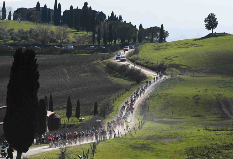 Strade Bianche 2026 : Tadej Pogačar brille avec une performance record